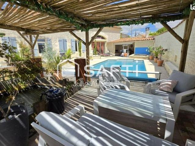 Propriété 7 pièces 299 m²