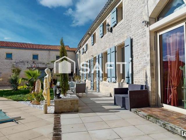 Propriété 7 pièces 299 m²