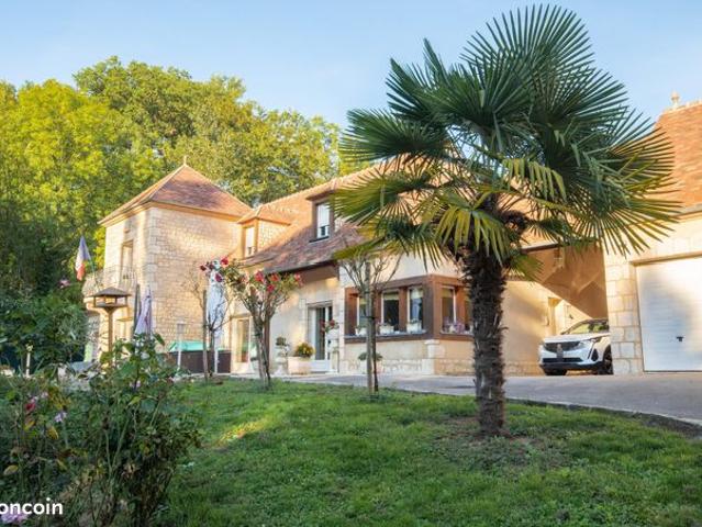 Propriété 7 pièces 290 m²