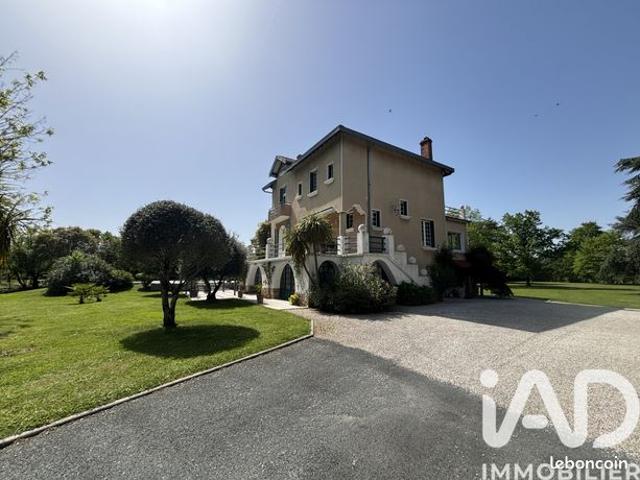 Propriété 7 pièces 291 m²