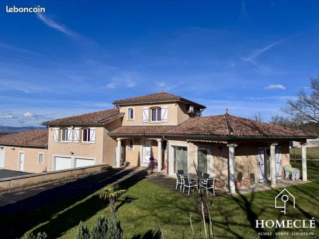 Propriété 7 pièces 292 m²