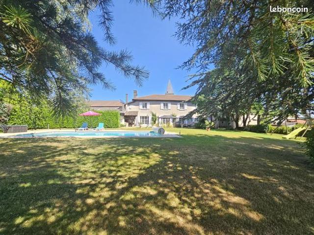 Propriété 7 pièces 293 m²