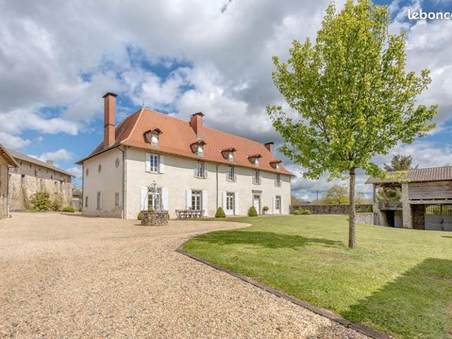 Propriété 7 pièces 304 m²