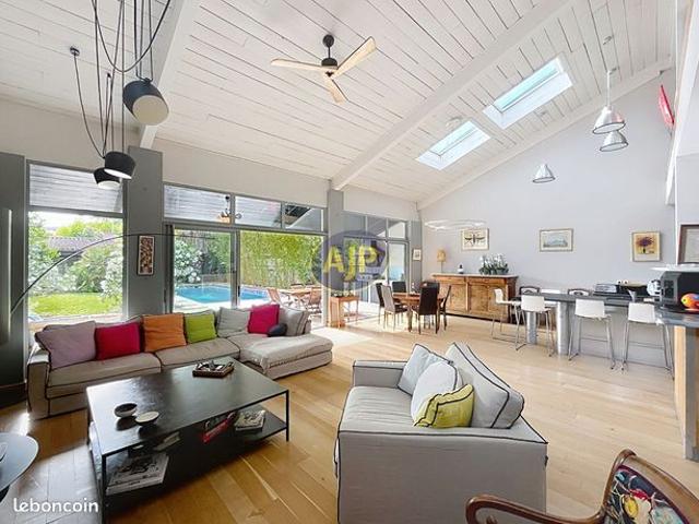 Propriété 7 pièces 307 m²