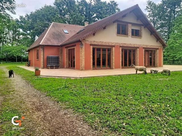 Propriété 7 pièces 309 m²