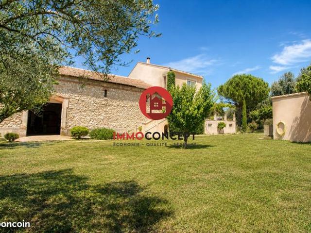 Propriété 7 pièces 300 m²