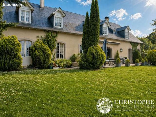 Propriété 7 pièces 300 m²