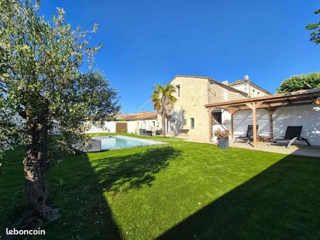 Propriété 7 pièces 300 m²