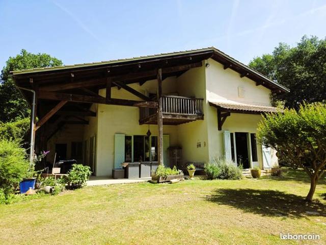 Propriété 7 pièces 300 m²