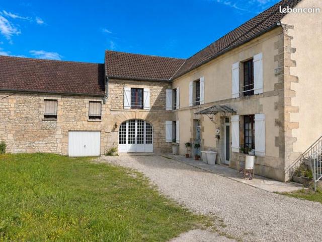 Propriété 7 pièces 300 m²