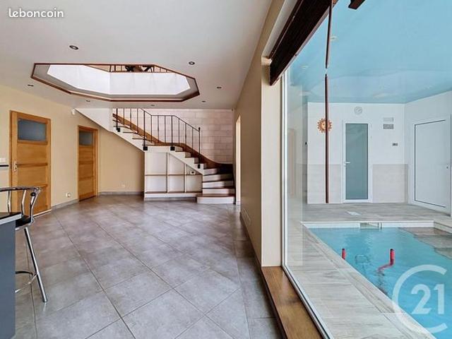 Propriété 7 pièces 300 m²