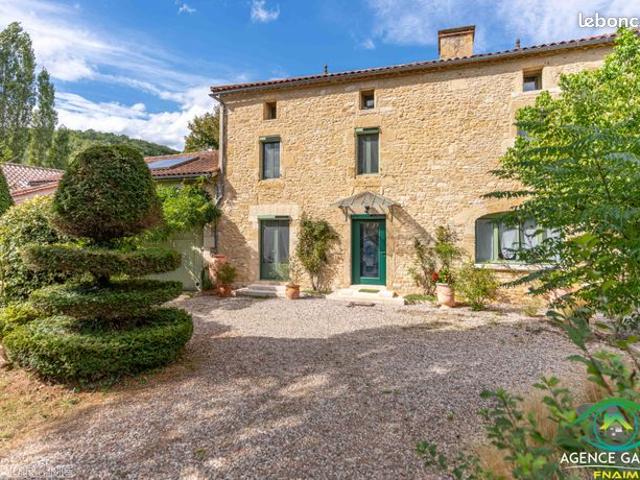 Propriété 7 pièces 300 m²