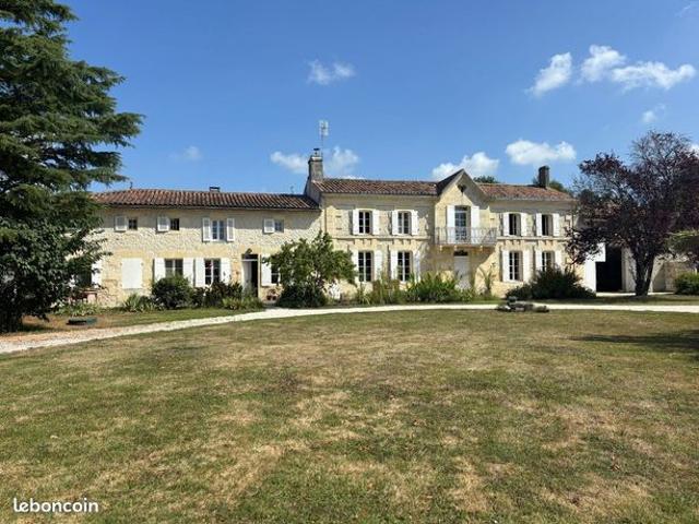 Propriété 7 pièces 301 m²