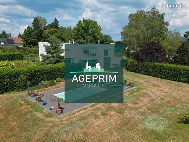Propriété 7 pièces 302 m²
