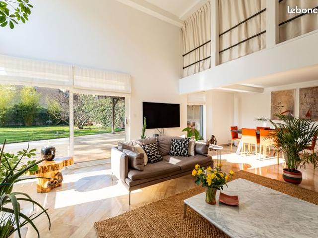 Propriété 7 pièces 302 m²