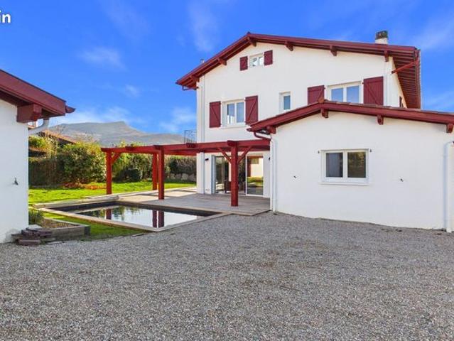 Propriété 7 pièces 314 m²