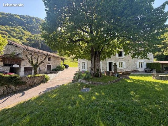 Propriété 8 pièces 368 m²