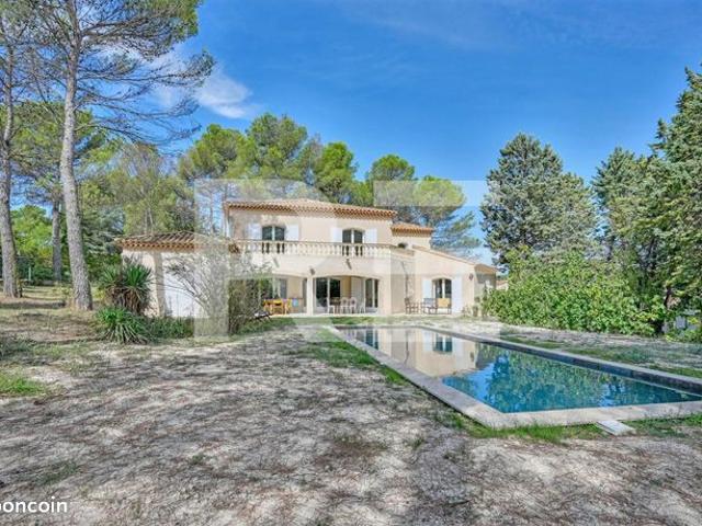 Propriété 7 pièces 310 m²
