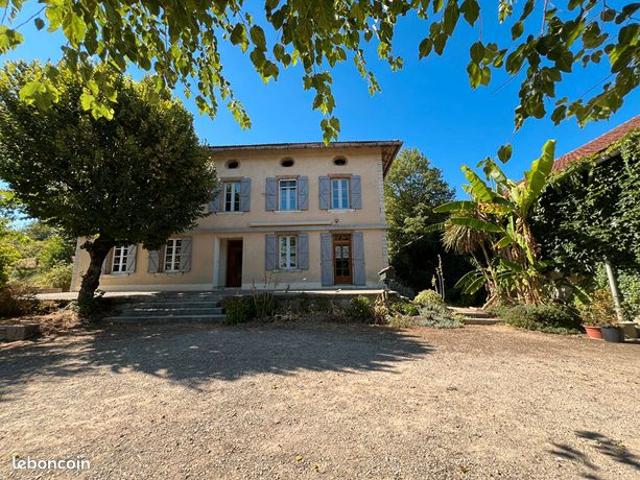 Propriété 7 pièces 310 m²