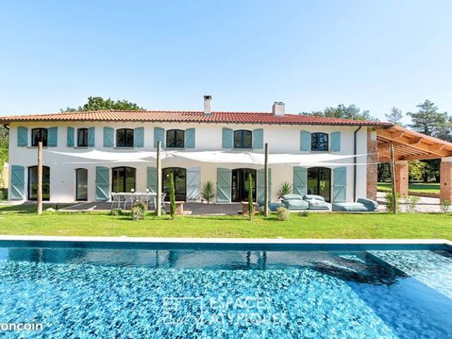 Propriété 7 pièces 310 m²