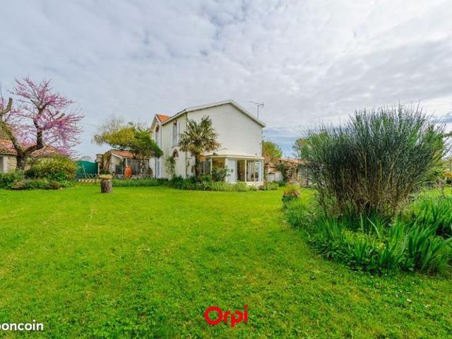 Propriété 7 pièces 311 m²