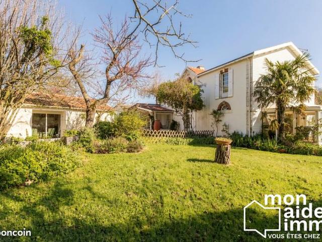 Propriété 7 pièces 311 m²