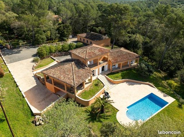 Propriété 7 pièces 325 m²