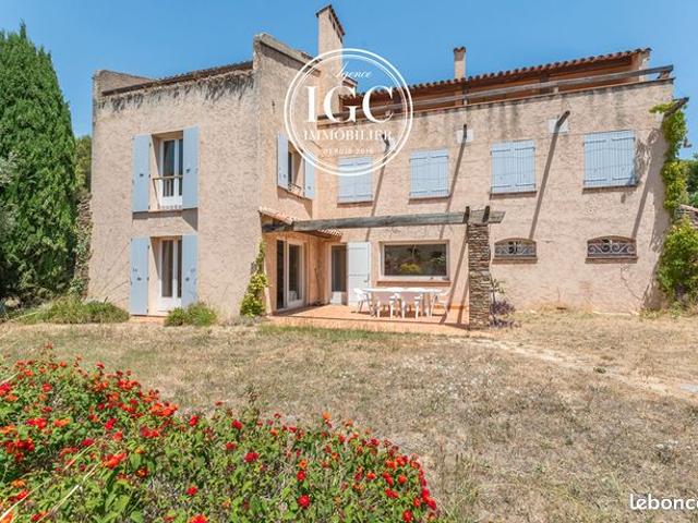 Propriété 7 pièces 328 m²
