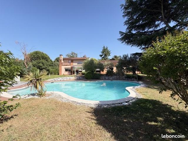 Propriété 7 pièces 320 m²