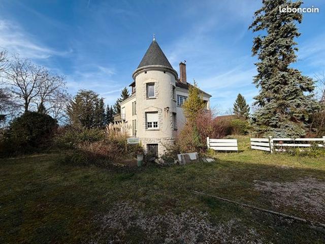 Propriété 7 pièces 320 m²