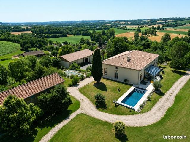 Propriété 7 pièces 322 m²