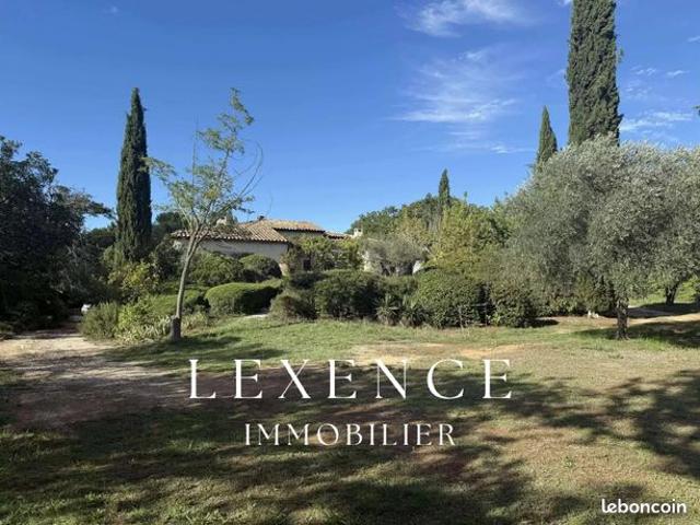 Propriété 7 pièces 323 m²