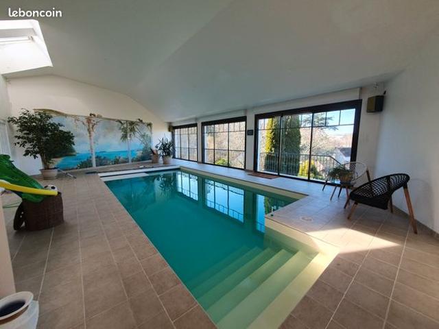 Propriété 7 pièces 336 m²