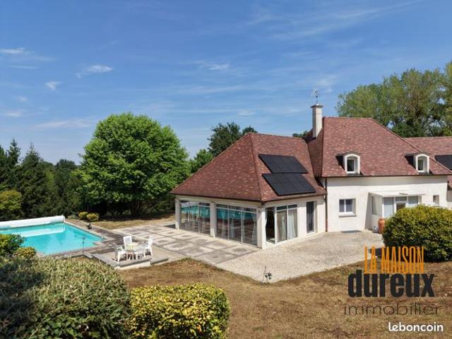 Propriété 7 pièces 339 m²