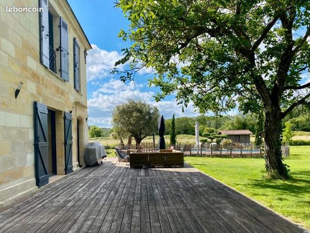 Propriété 7 pièces 330 m²