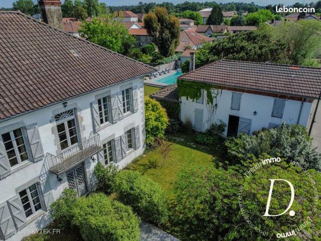 Propriété 7 pièces 347 m²