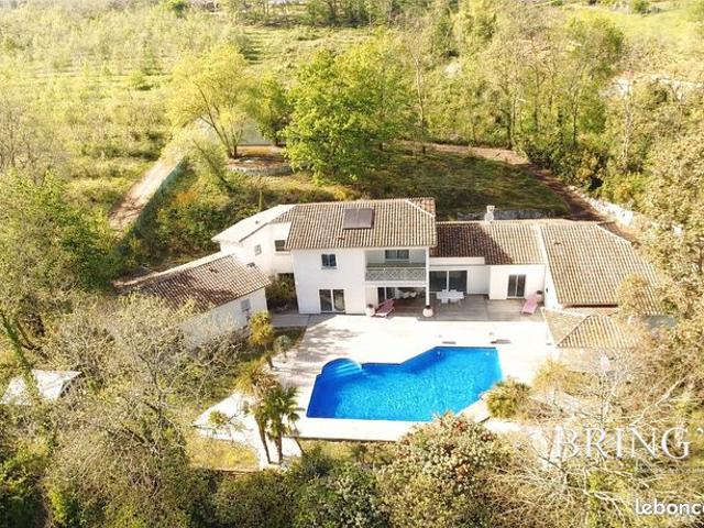 Propriété 7 pièces 340 m²