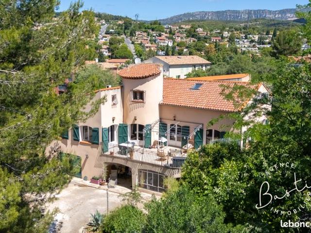 Propriété 7 pièces 340 m²