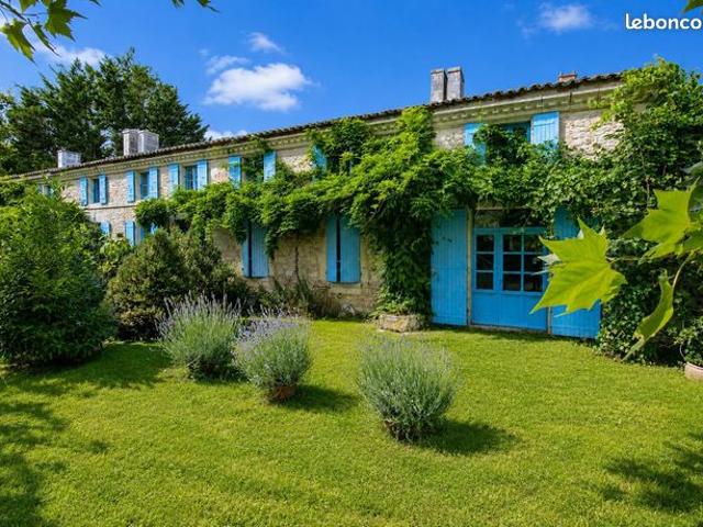Propriété 7 pièces 350 m²