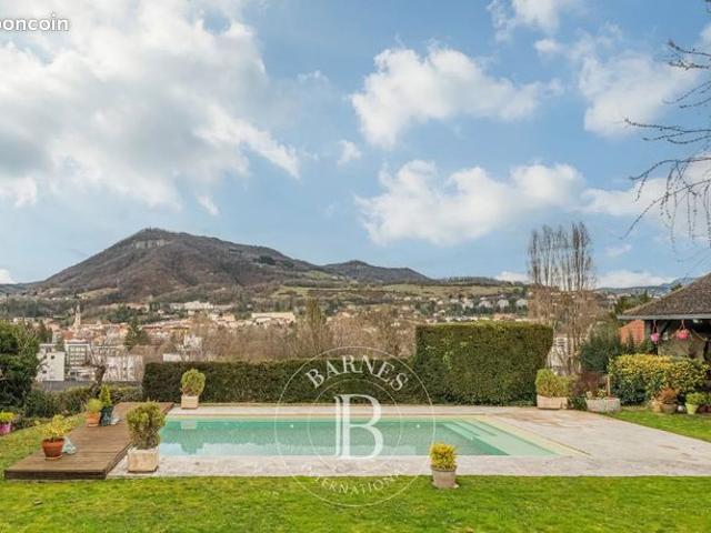 Propriété 7 pièces 360 m²
