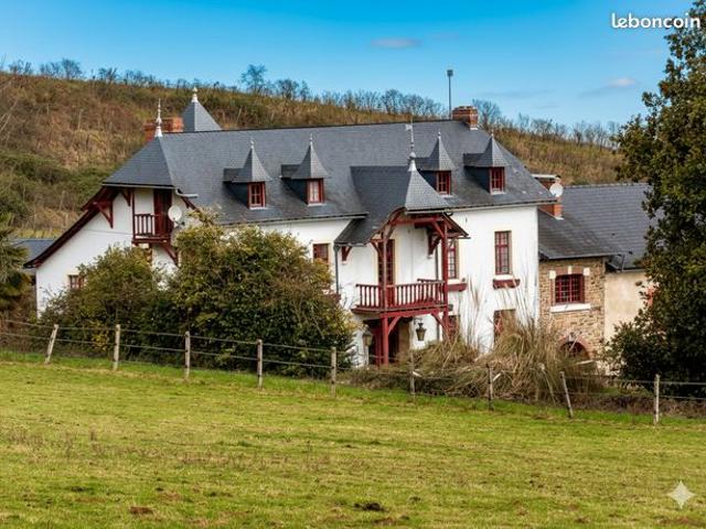Propriété 7 pièces 361 m²