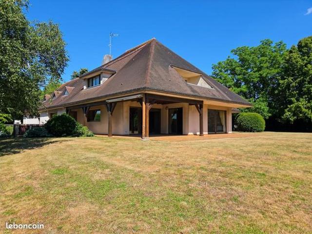 Propriété 7 pièces 406 m²