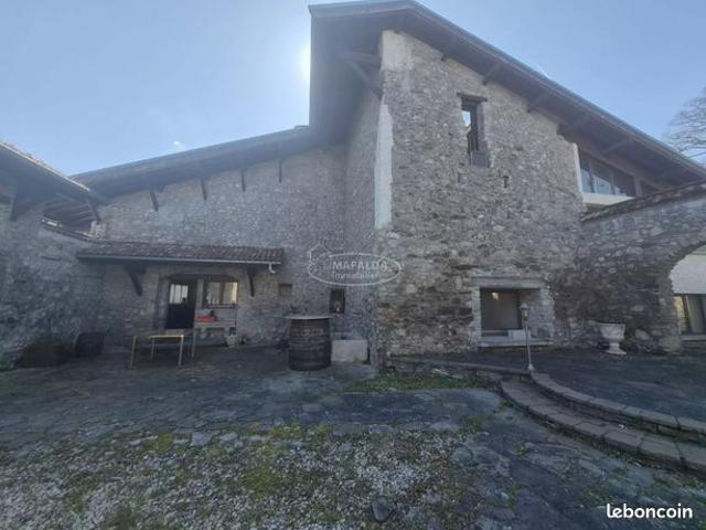 Propriété 7 pièces 415 m²