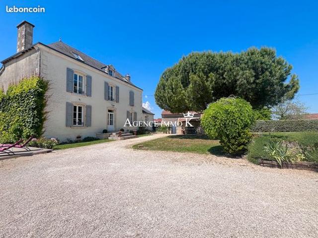 Propriété 7 pièces 412 m²