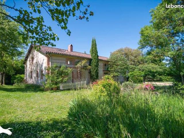 Propriété 7 pièces 425 m²