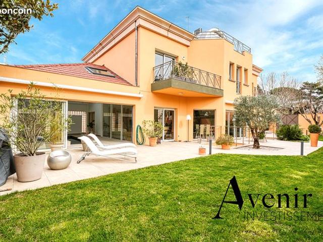 Propriété 7 pièces 432 m²