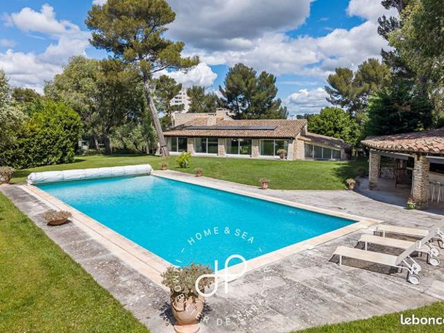 Propriété 7 pièces 458 m²