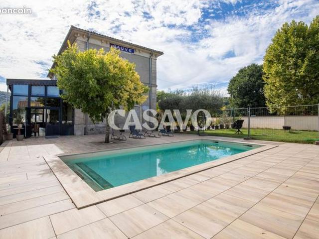 Propriété 7 pièces 472 m²