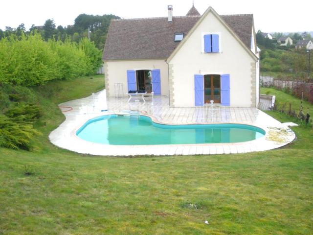 Propriété 7 pièces avec piscine et un appartement T2 indépendant Construite en 2000