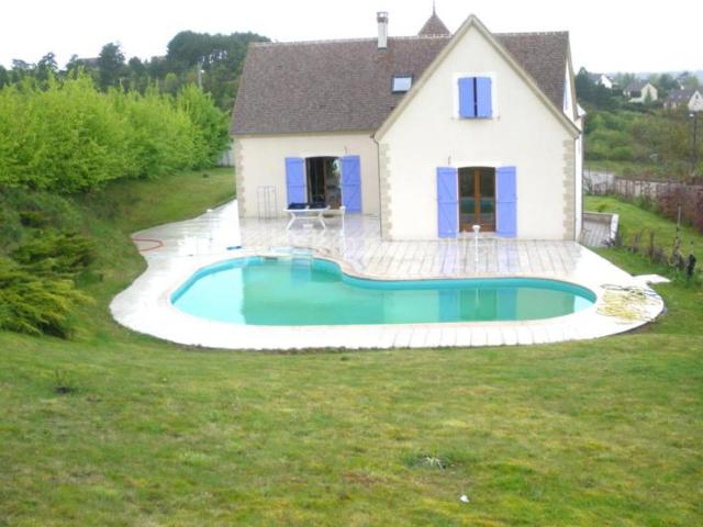 Propriété 7 pièces avec piscine et un appartement T2 indépendant Construite en 2000
